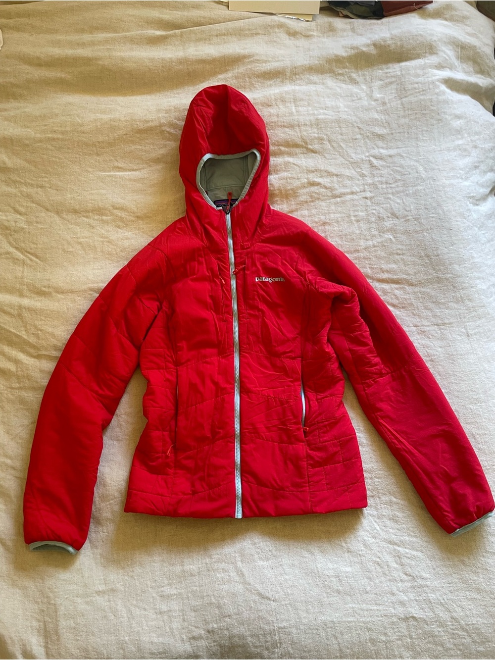 Women’s Patagonia nano-air hoody
